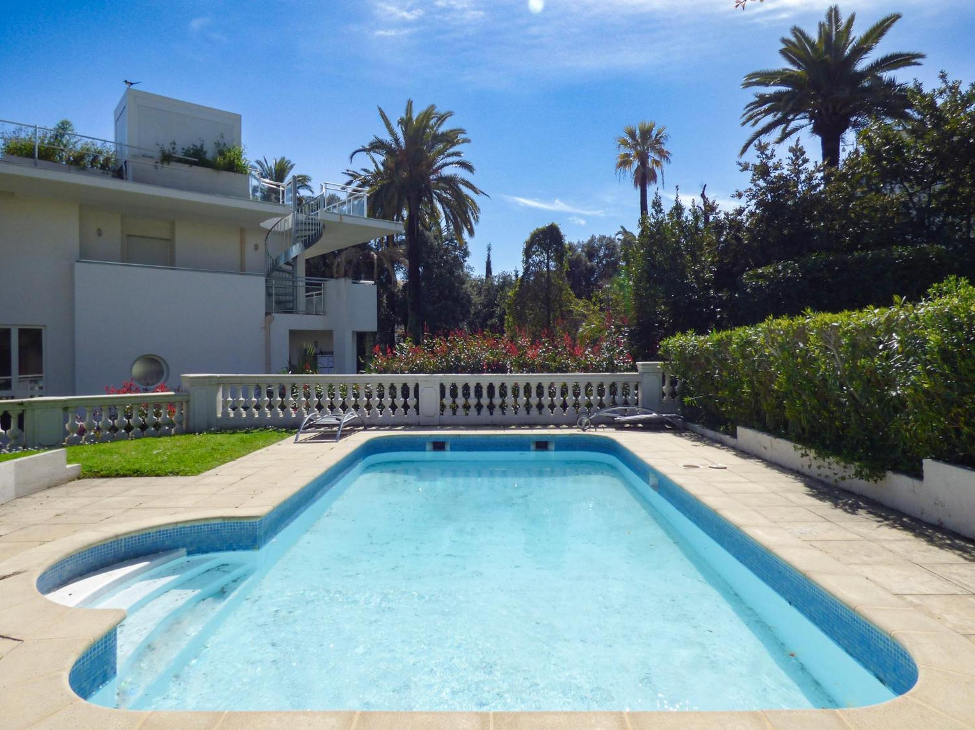 Appartement Divona - 1 Bedroom Apartment, Pool & 5min Away