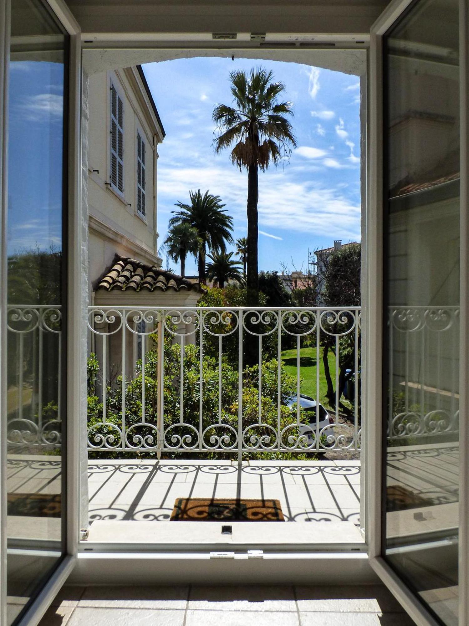 Divona - 1 Bedroom Apartment, Pool & 5min Away *